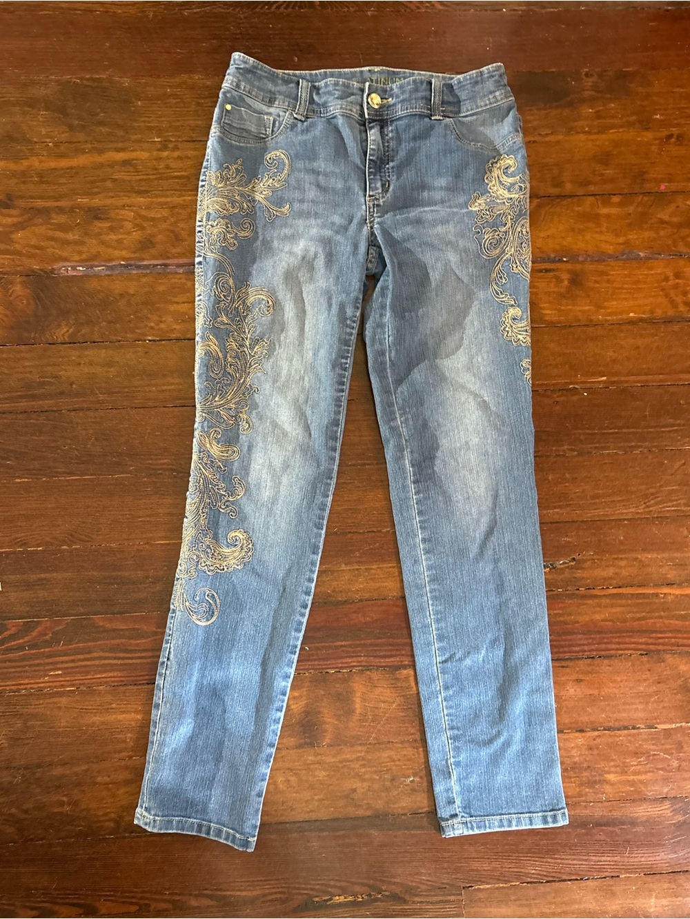Chicos platinum blue denim embroidered straight jeans size 4